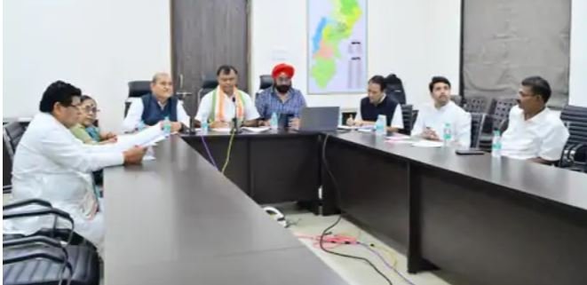 CG Congress: छत्तीसगढ़ में कांग्रेस 36 नेताओं की वापसी, बृहस्पति सिंह लौटेंगे पार्टी में ? अमित जोगी और रेणु जोगी का क्या होगा.. पढ़ें खबरों की खबर